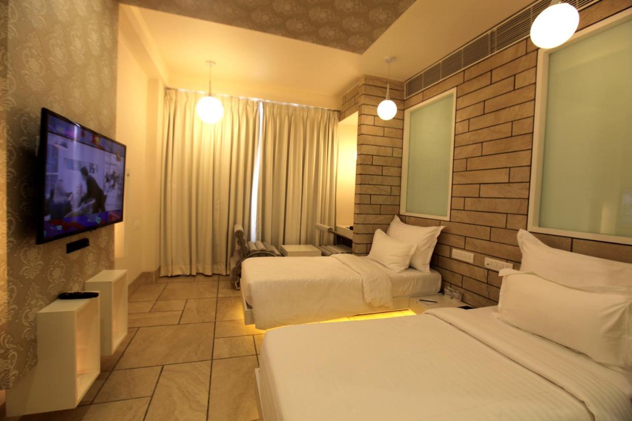 Hotel El Dorado Ахмедабад Екстер'єр фото