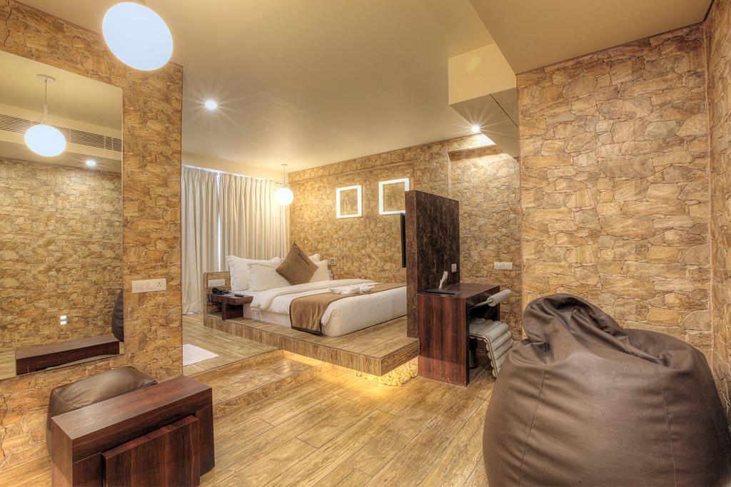 Hotel El Dorado Ахмедабад Екстер'єр фото